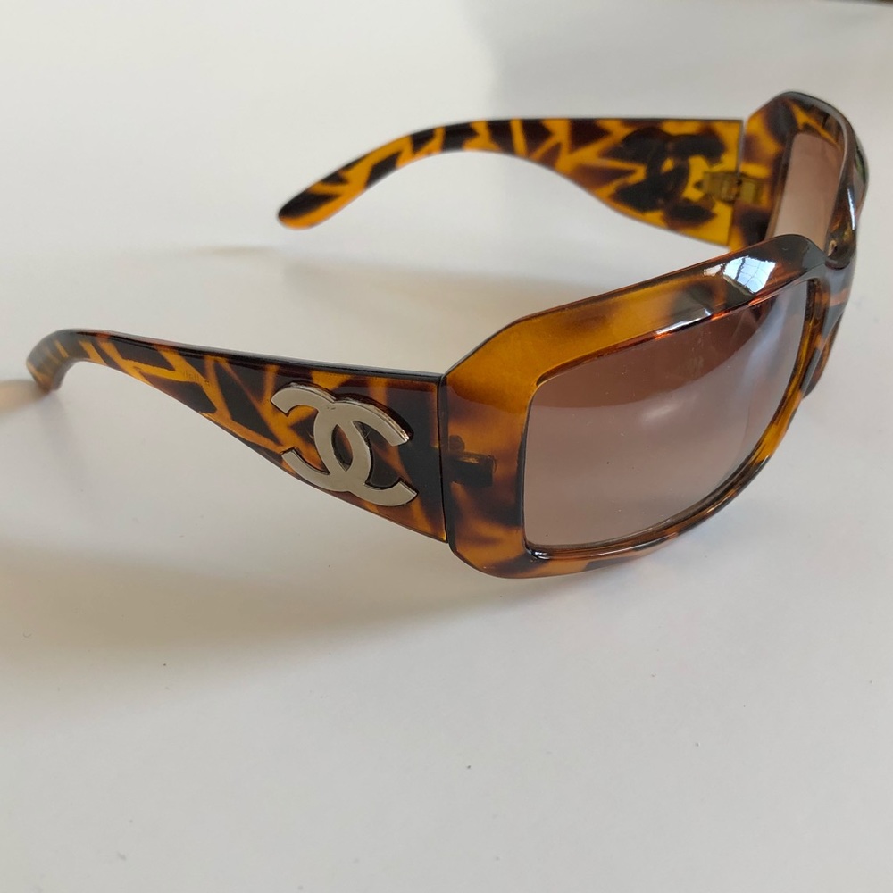Chanel Sunglasses 🕶💕 - Picture 6 of 7